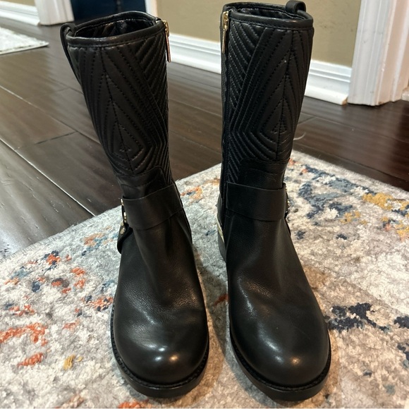 Vince Camuto Walden Quilted Moto Boot Mid-rise Bootie Black Size 6.5 NWOT - Picture 3 of 7